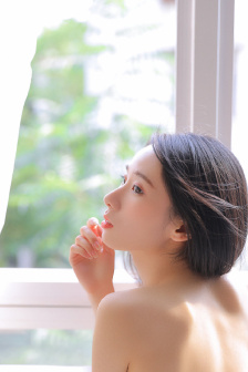 大龟慢慢挺进女友闺蜜的体内小说